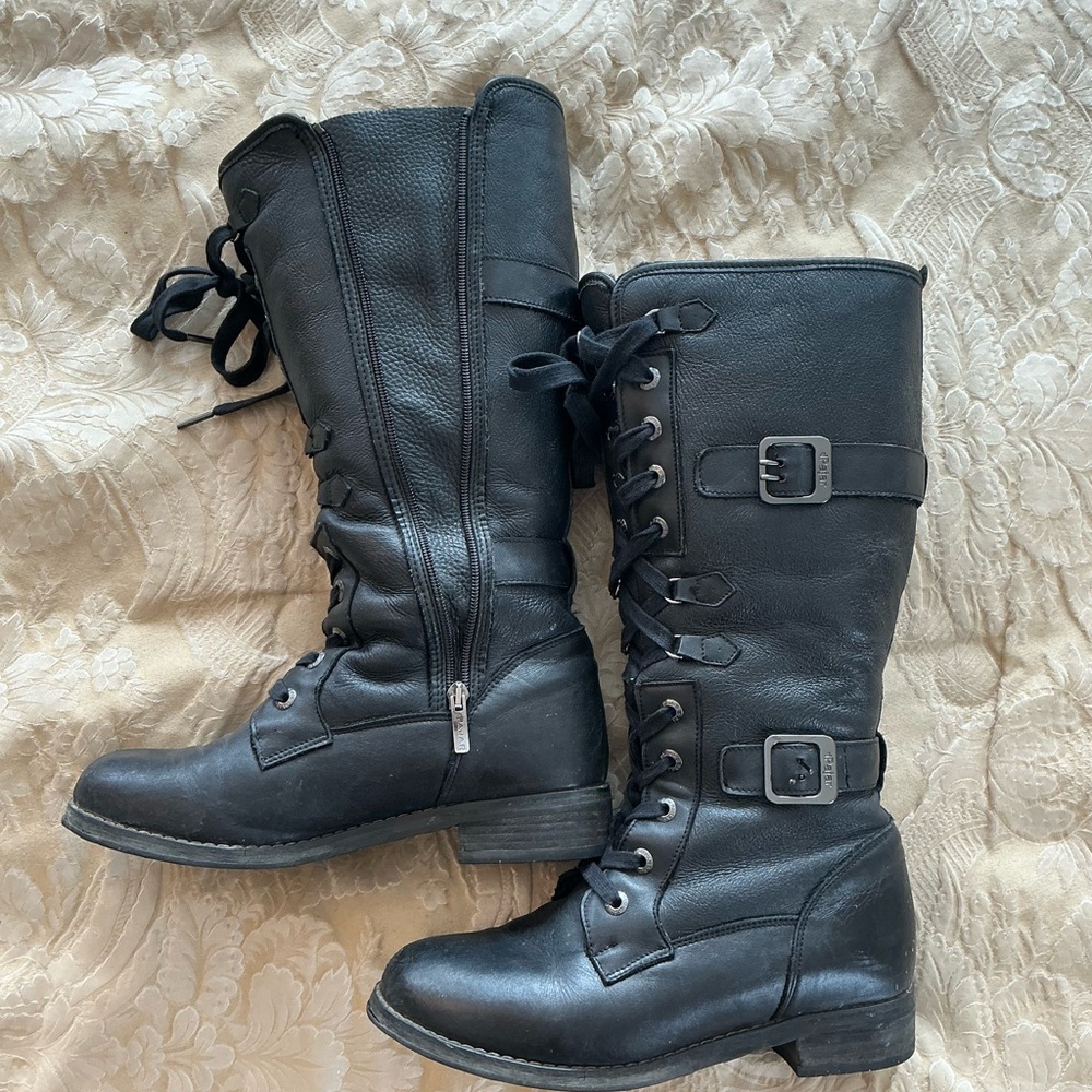Women’s Warm Leather Pajar Winter Boots size 8.